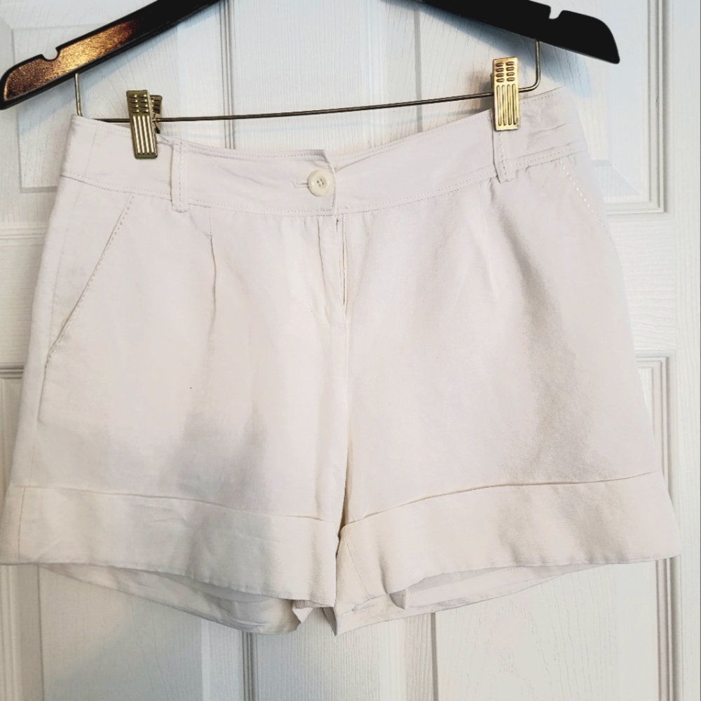 WHBM Off White Linen Dress Shorts